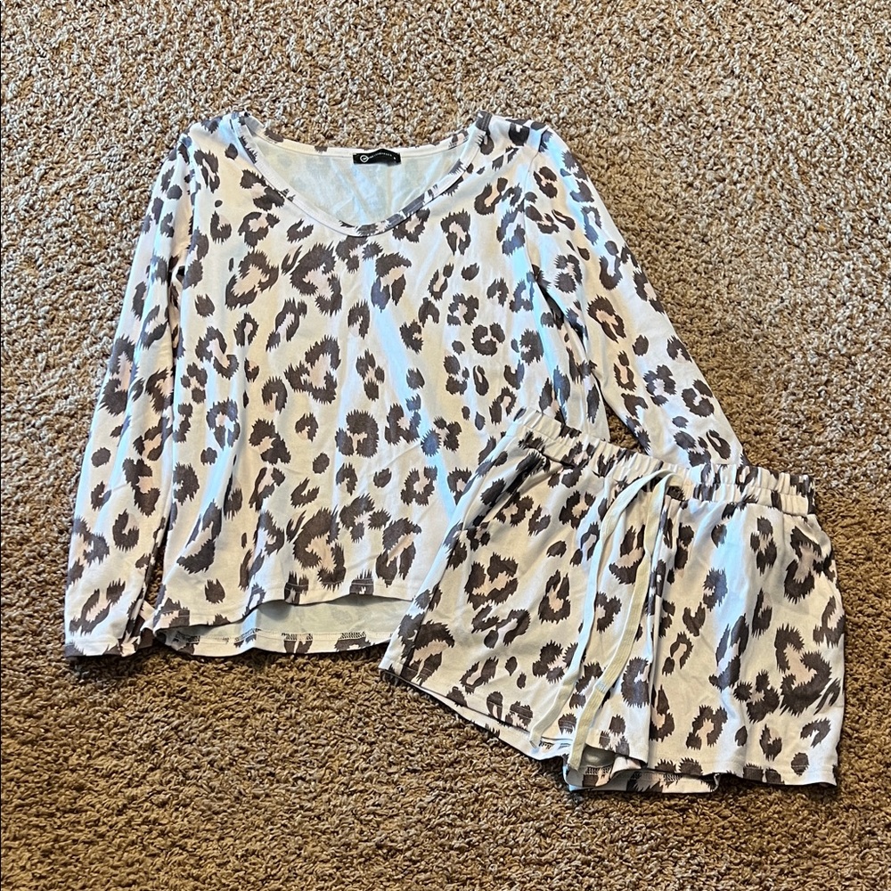 Leopard Print Long Sleeve Top & Shorts Pajama Set - Cream Taupe